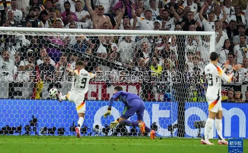 飞跃竞技舞台：运动员赛事服的设计与科技